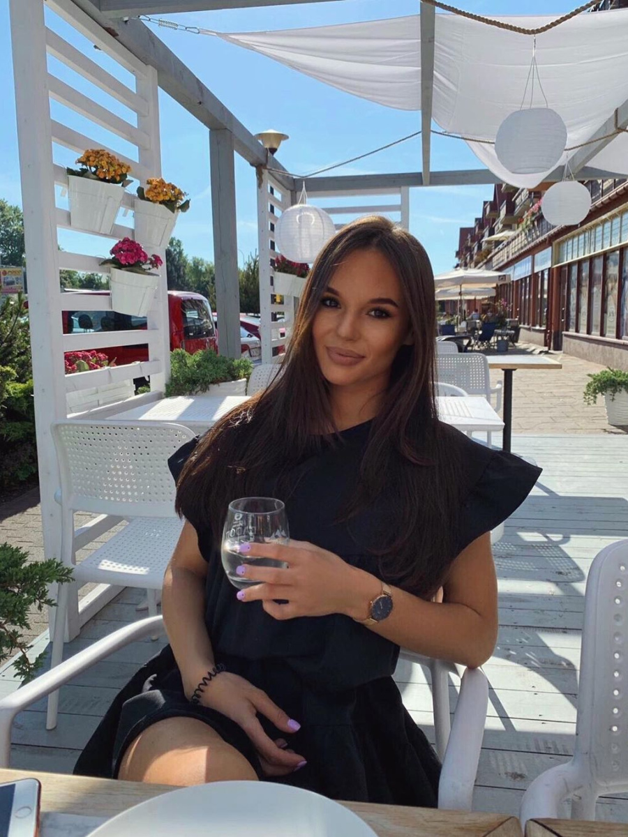 Аня